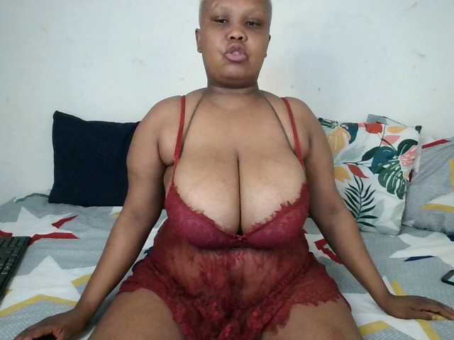 BIGTITTISXX's BongaCams show and profile