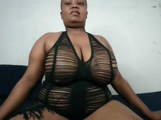 BIGTITTISXX's BongaCams show and profile