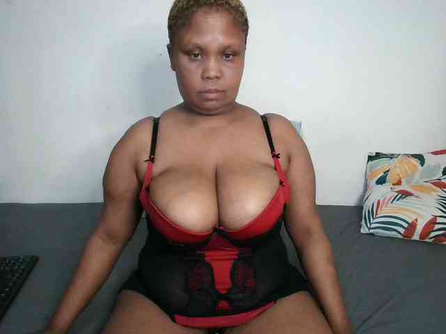 BIGTITTISXX webcam