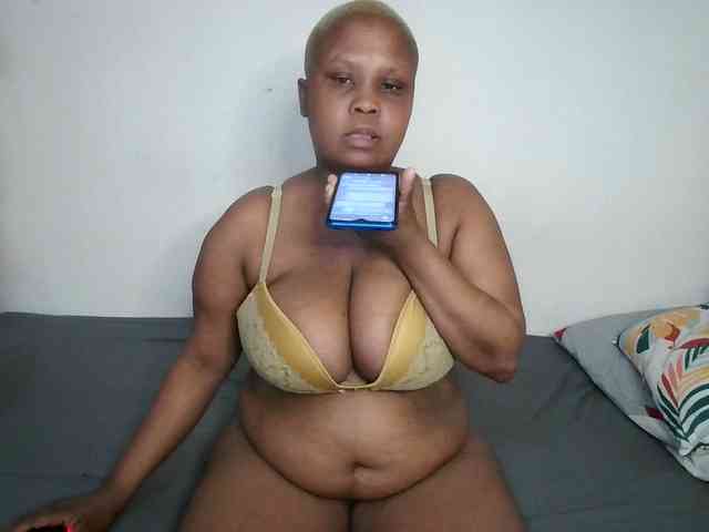 BIGTITTISXX webcam