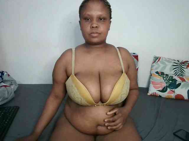 BIGTITTISXX webcam
