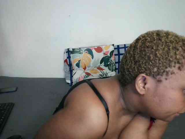BIGTITTISXX webcam