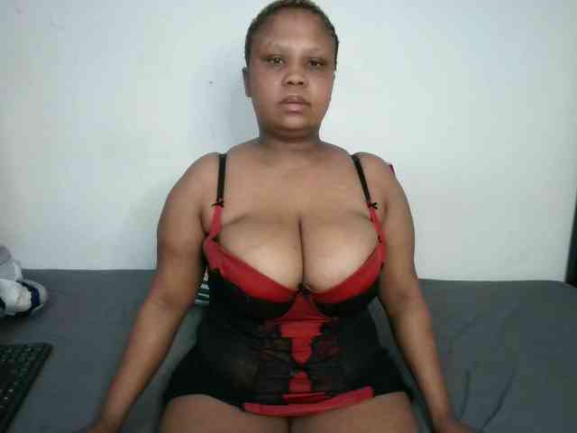 BIGTITTISXX webcam