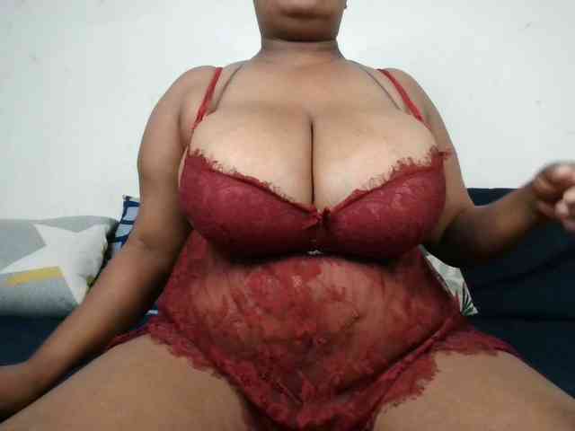 BIGTITTISXX webcam