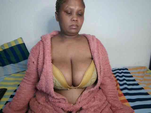 BIGTITTISXX webcam