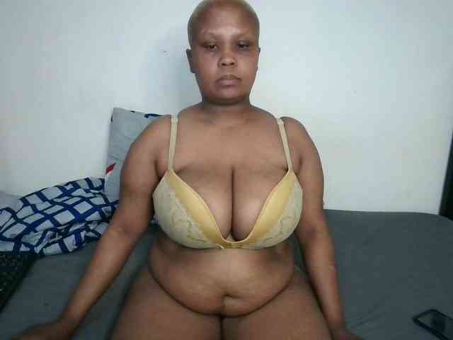 BIGTITTISXX webcam