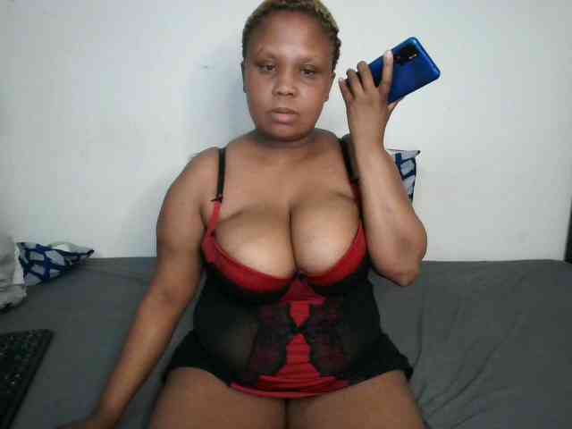 BIGTITTISXX webcam