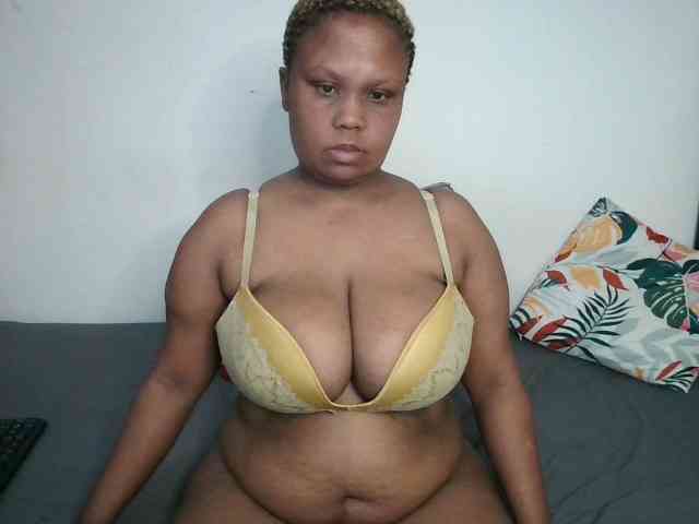BIGTITTISXX webcam