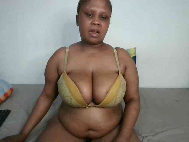 BIGTITTISXX webcam