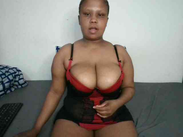 BIGTITTISXX webcam