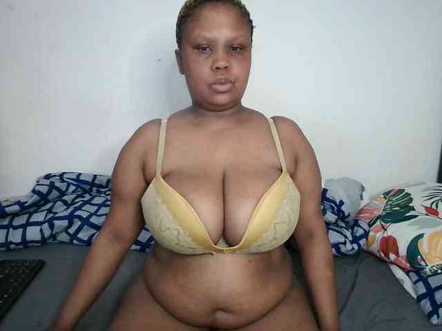 BIGTITTISXX webcam