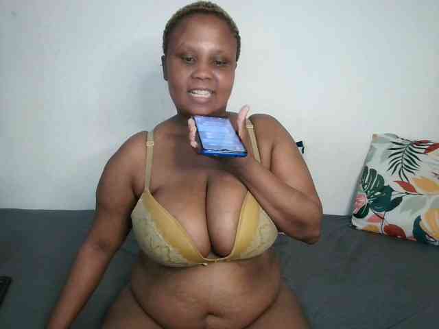 BIGTITTISXX webcam