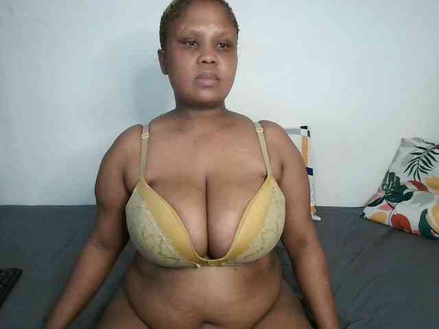 BIGTITTISXX webcam
