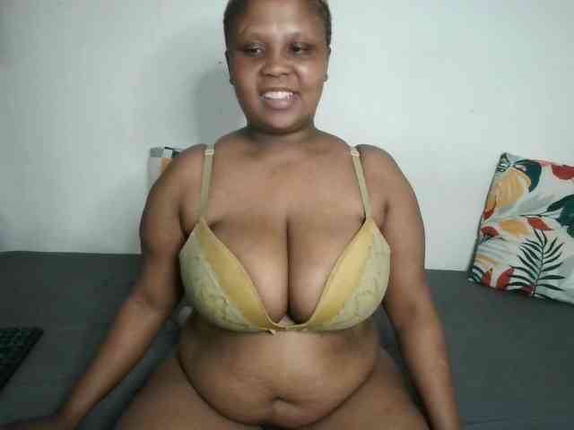 BIGTITTISXX webcam