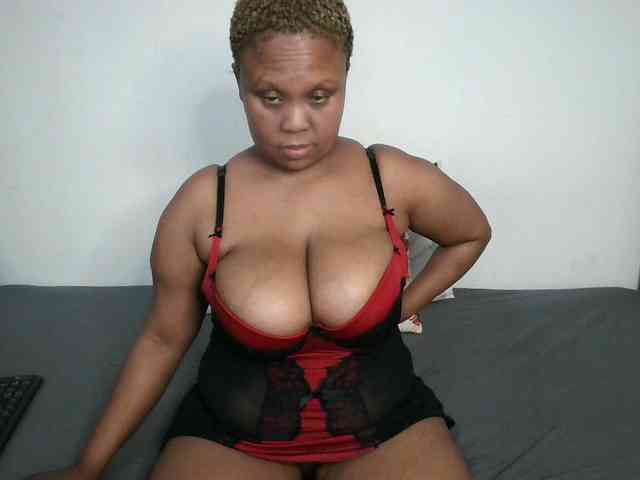 BIGTITTISXX webcam
