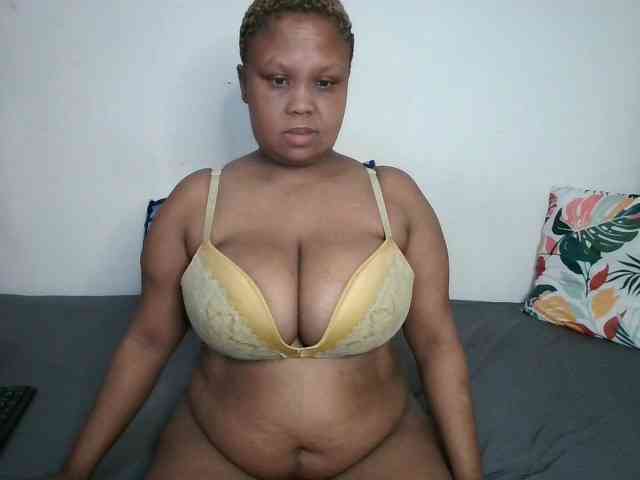 BIGTITTISXX webcam