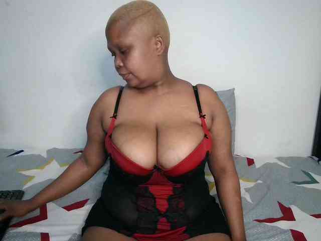 sexy chatroom BIGTITTISXX