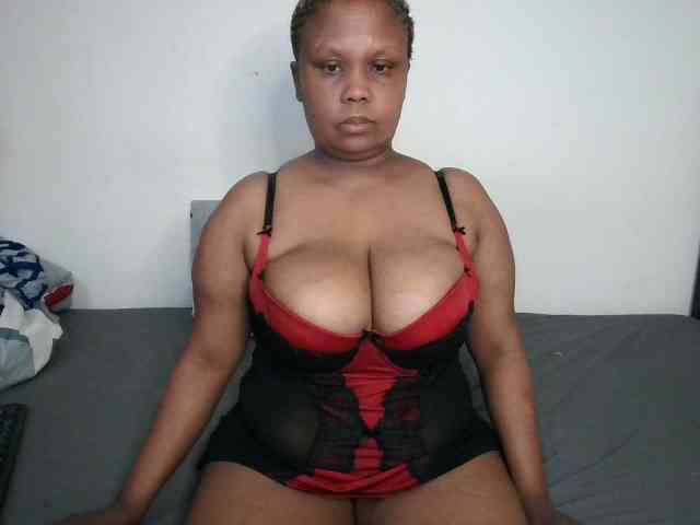 BIGTITTISXX webcam