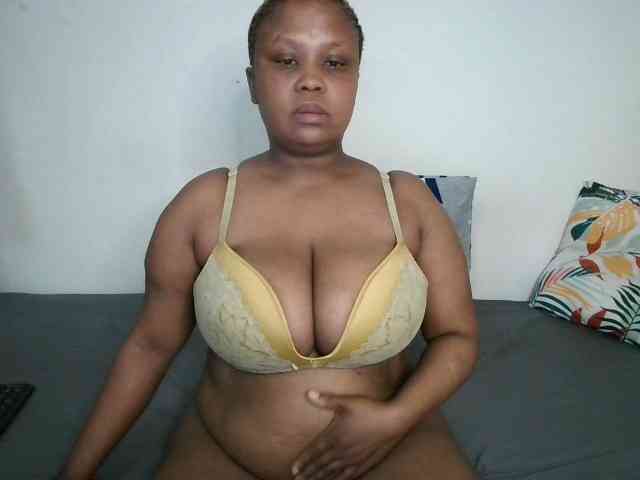 BIGTITTISXX webcam