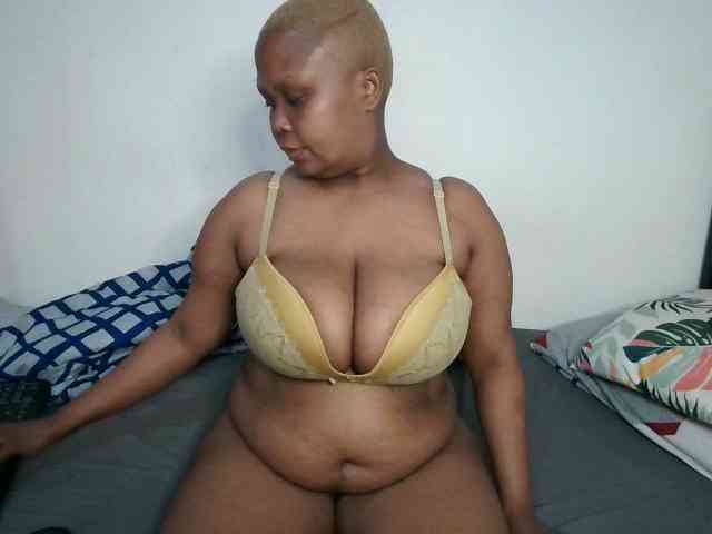 BIGTITTISXX webcam