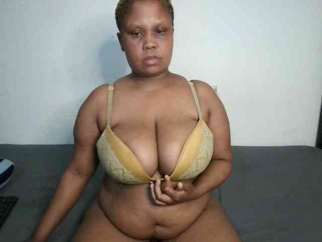 BIGTITTISXX webcam
