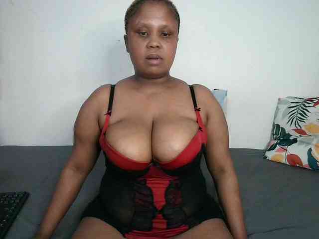 BIGTITTISXX webcam