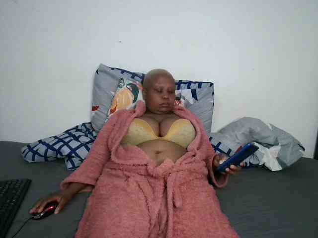 BIGTITTISXX webcam