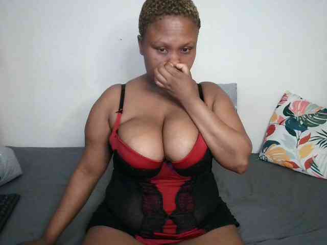 BIGTITTISXX webcam