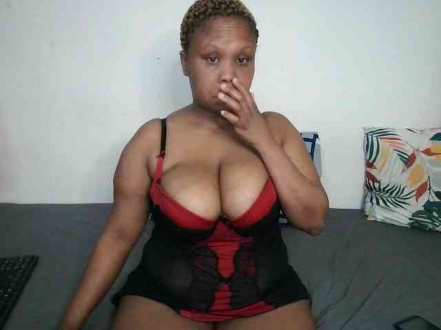 BIGTITTISXX webcam