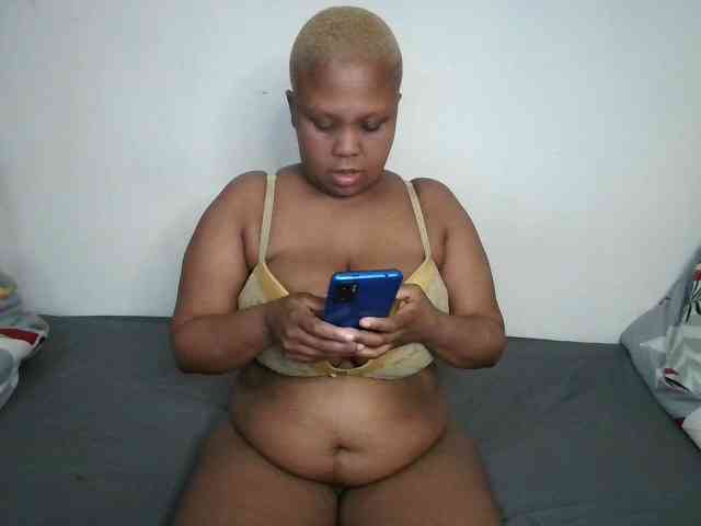 BIGTITTISXX webcam