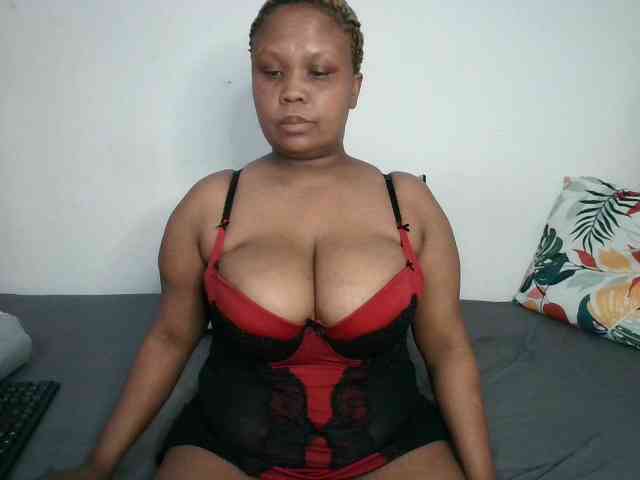 BIGTITTISXX webcam