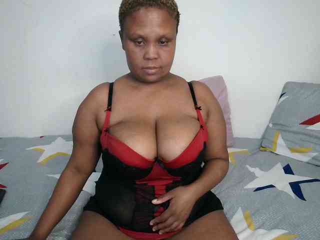 BIGTITTISXX webcam