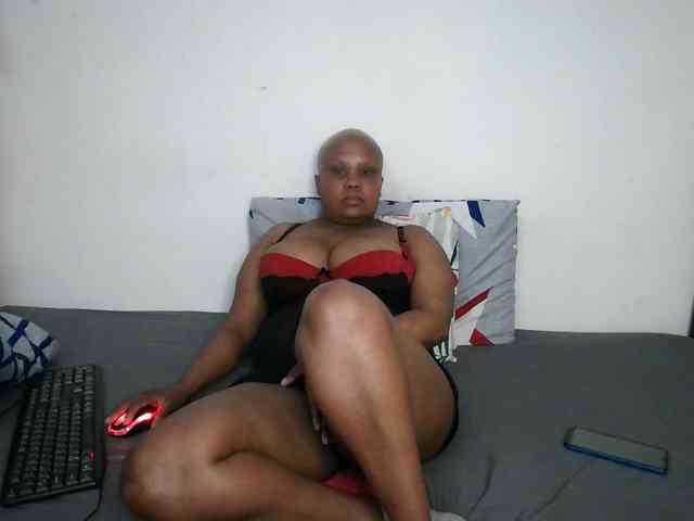 BIGTITTISXX webcam