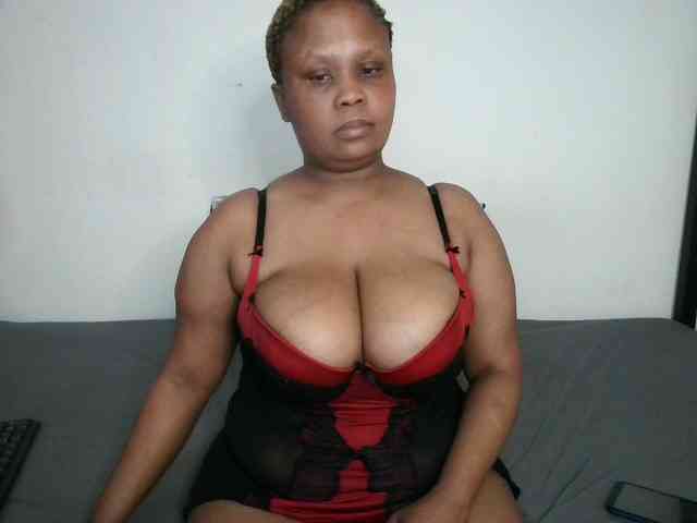 BIGTITTISXX webcam