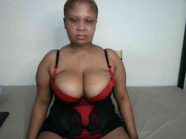 BIGTITTISXX webcam