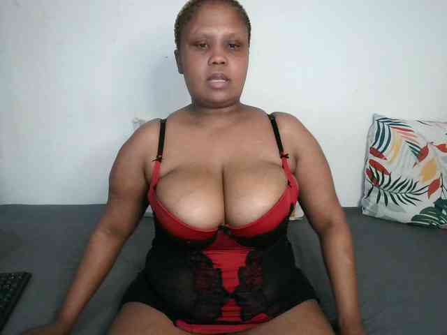 BIGTITTISXX webcam
