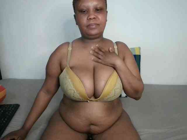 BIGTITTISXX webcam