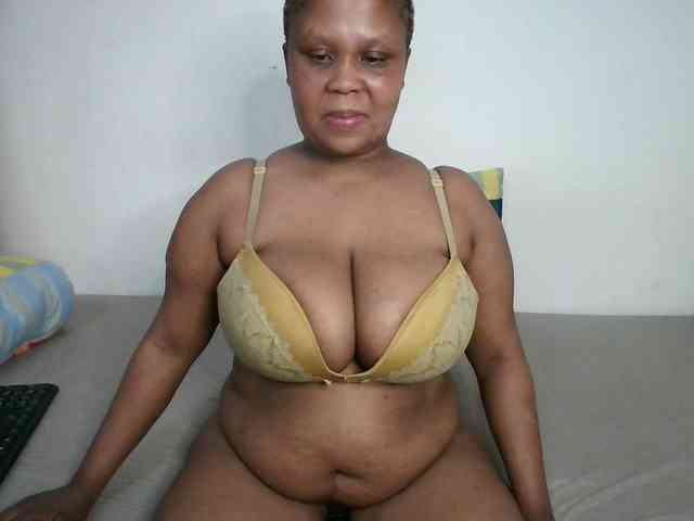 BIGTITTISXX webcam