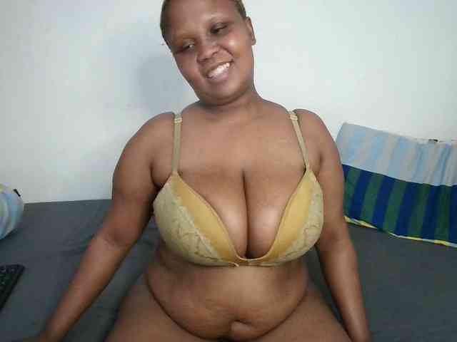BIGTITTISXX webcam