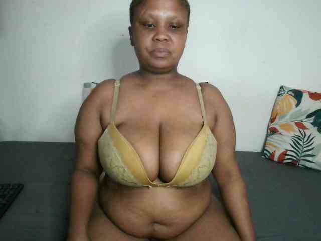 BIGTITTISXX webcam