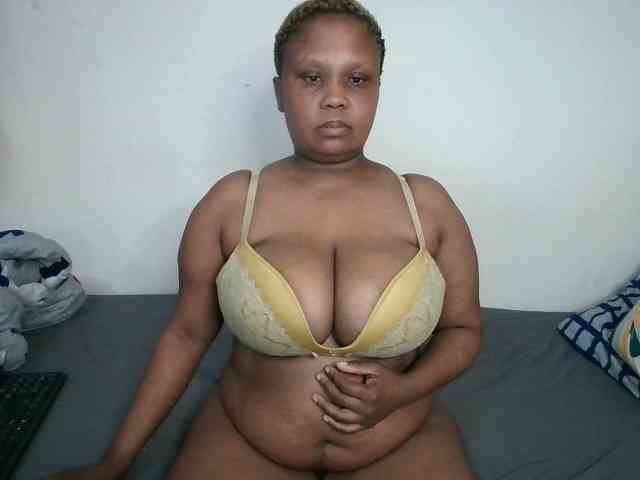 BIGTITTISXX webcam