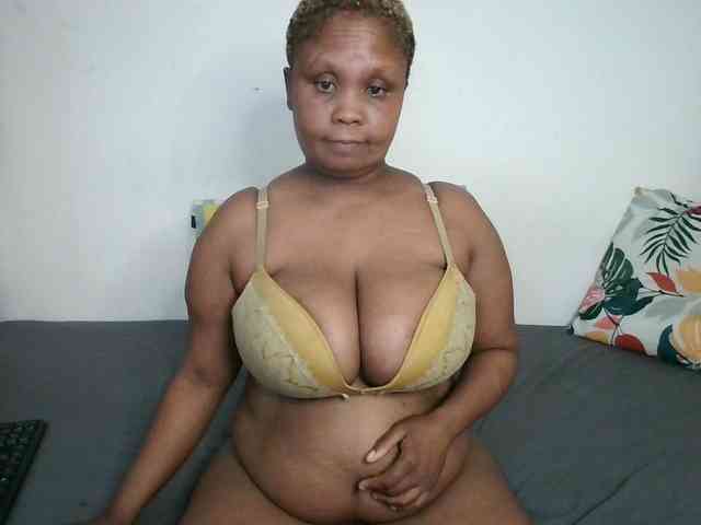 BIGTITTISXX webcam