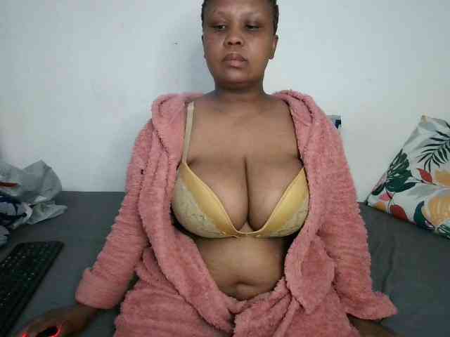 BIGTITTISXX webcam