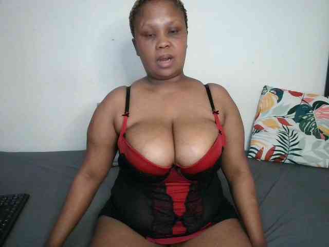 BIGTITTISXX webcam