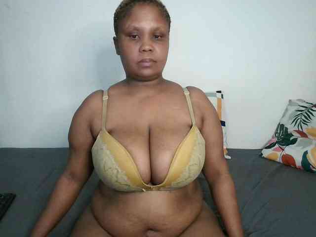 BIGTITTISXX webcam