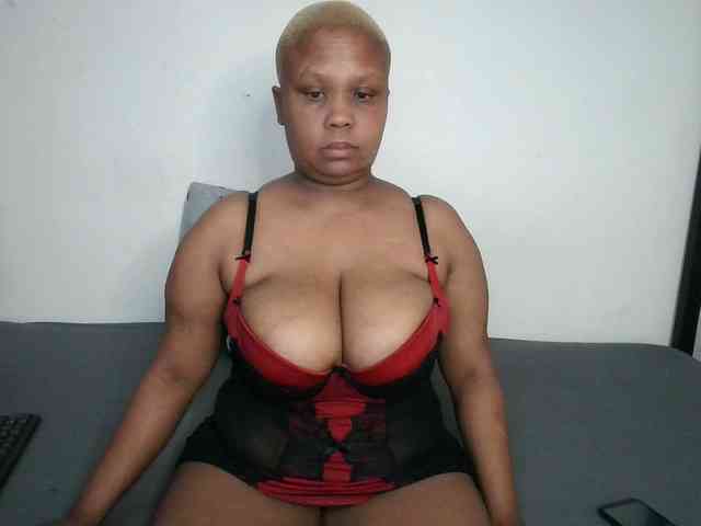 BIGTITTISXX webcam