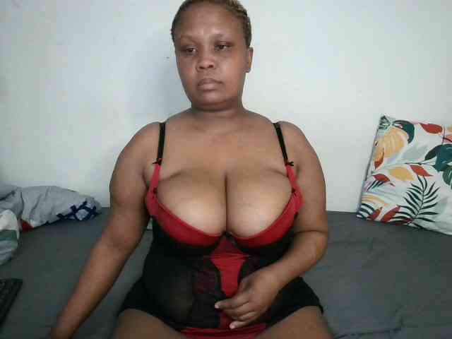 BIGTITTISXX webcam