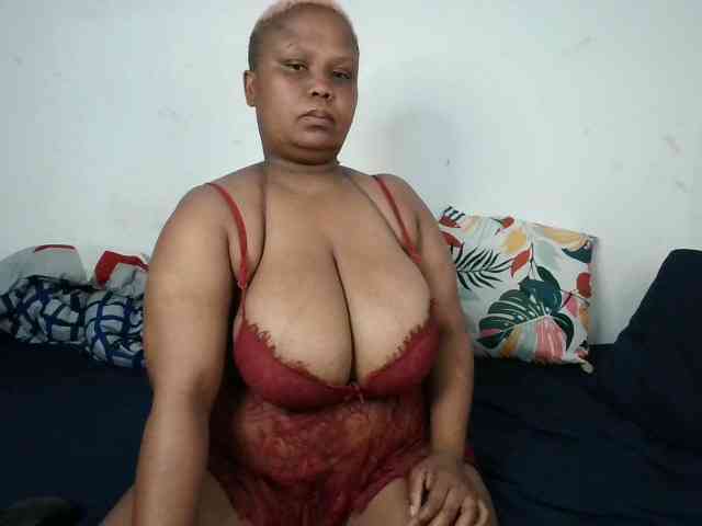 BIGTITTISXX Live Webcam on BongaCams