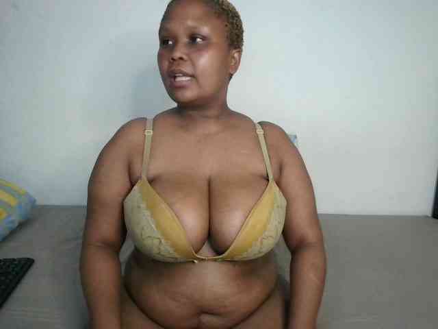 BIGTITTISXX webcam