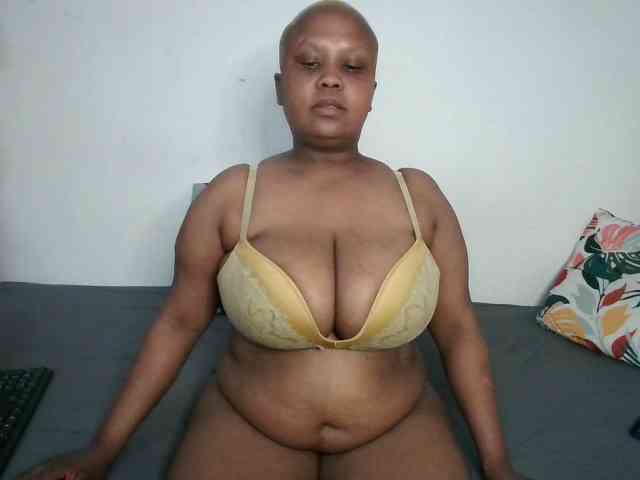 BIGTITTISXX webcam